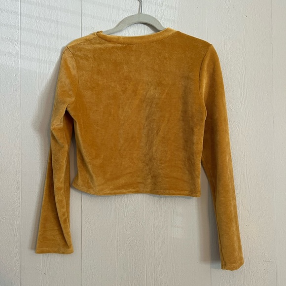 Yellow crop top sweater - Picture 3 of 3